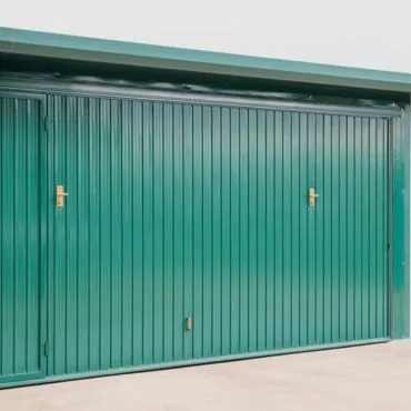 Progettazione e installazione porte basculanti